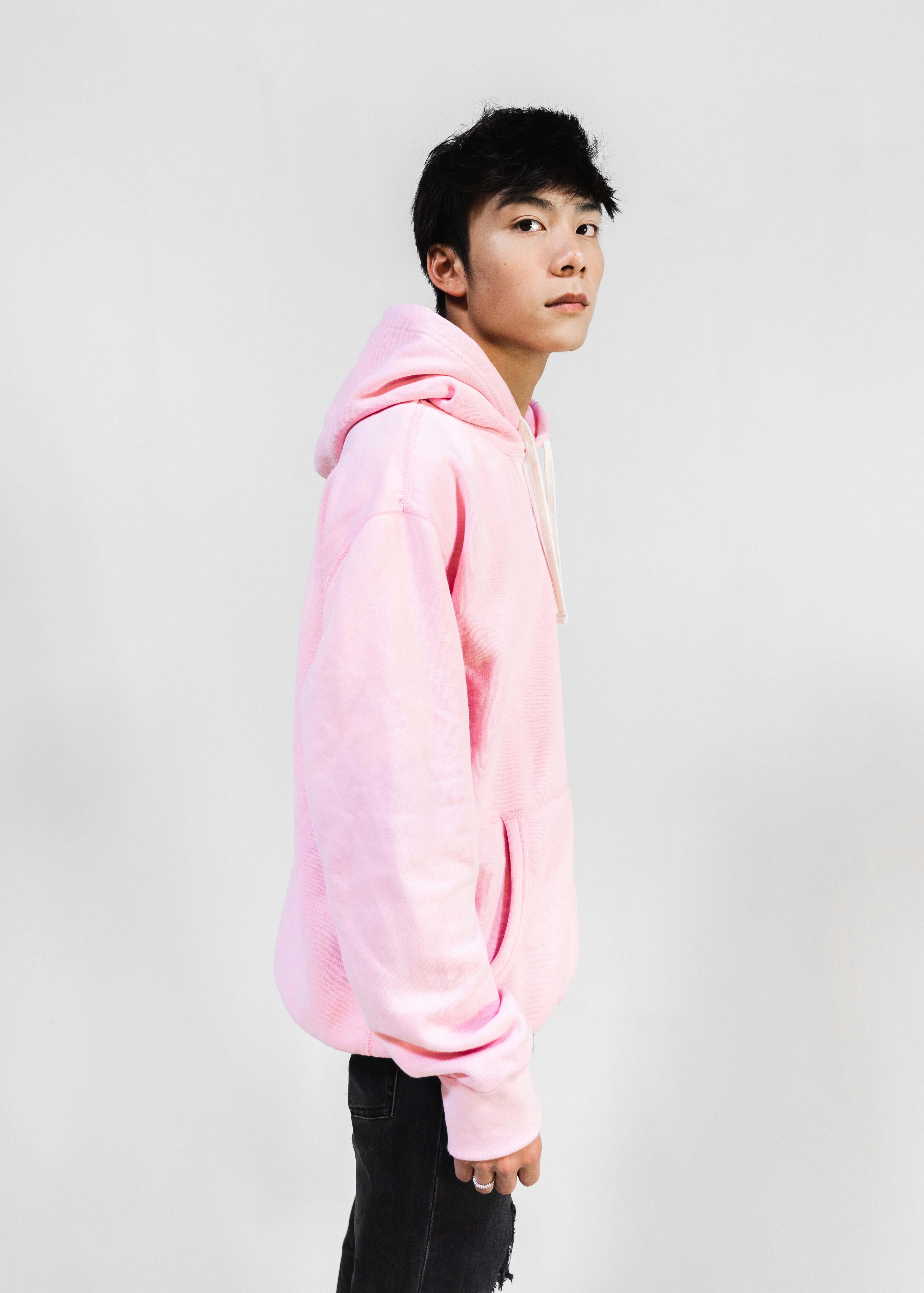 Mens pink best sale hoodie outfit